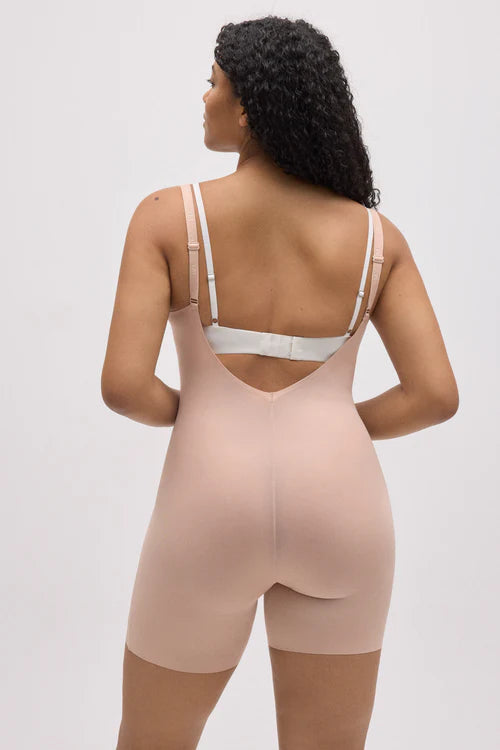 19051 body ysabel mora nude back