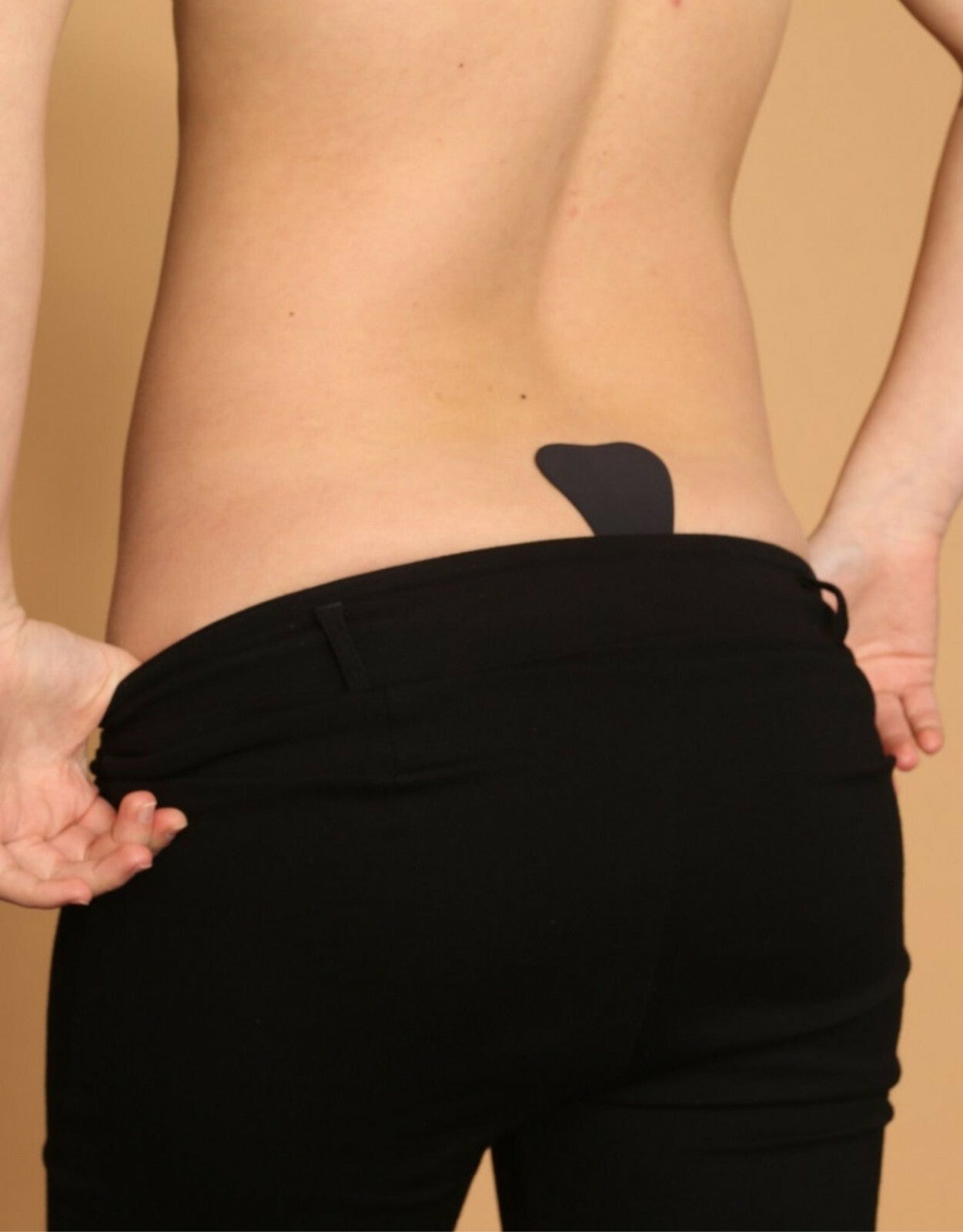 Perizoma adesivo donna Bye Bra color nero e beige